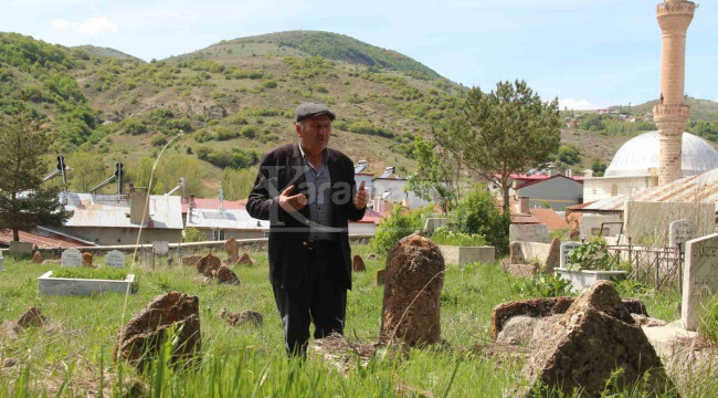 Asırlık meçhul mezar gizemini koruyor