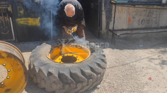 Gündüz başkan vekili, akşam kaynak ustası