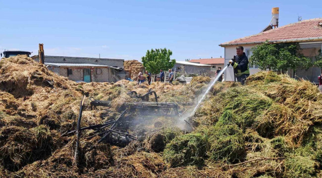 Karaman'da çıkan yangında 400 saman balyası kül oldu