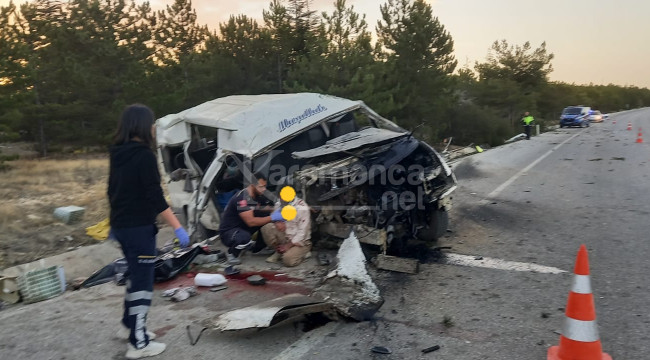 Karaman'daki kazada 2 kişi hayatını kaybetti, 10 yaralı