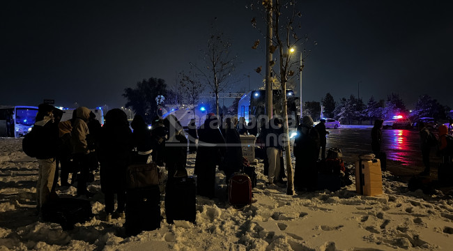 Kayseri'de servis midibüsü ile yolcu otobüsü çarpıştı: 17 yaralı