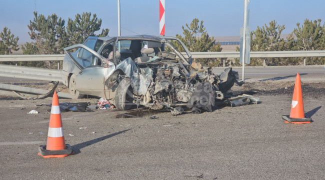 Otomobil, TIR'la çarpışınca Uğur Akça hayatını kaybetti